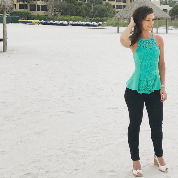 Meet your Posher, Christina - Picture 2 of 7